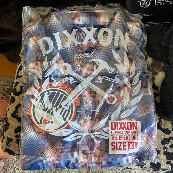 Dixxon “the great one” women’s (XL) flannel - Picture 4 of 4